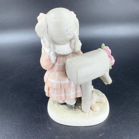 Kim anderson pretty as a picture signed sealed and delivered with love Figurine - Picture 5 of 9